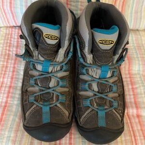 Keen Women’s Hiking Boots Size 8.5/39.